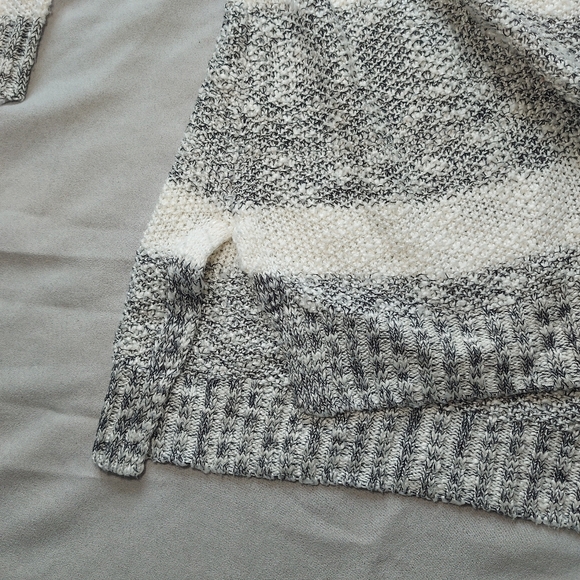 Pink Rose Knit Gray White Lace Up Neck Sweater, Medium - Picture 6 of 9